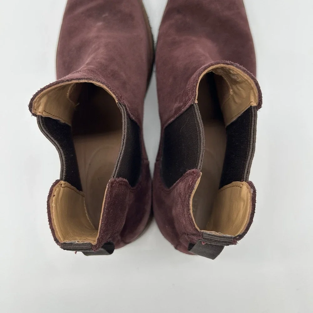 Clarks Mens‎ Size 7.5 Suede Chelsea Boot Casual Wine Pull On EUC